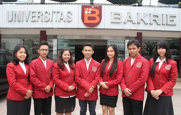 Universitas Bakrie merupakan salah satu perguruan tinggi swasta ternama di Indonesia yang dikenal dengan pendekatannya yang kuat terhadap dunia industri dan kewirausahaan.